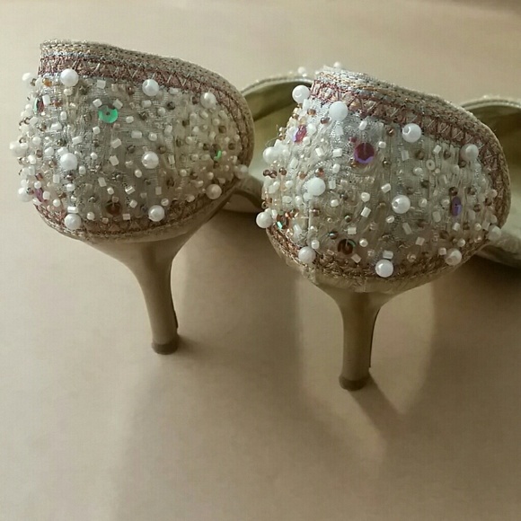 Vintage Shoes - Vintage beaded sequined gold heels size 8.5